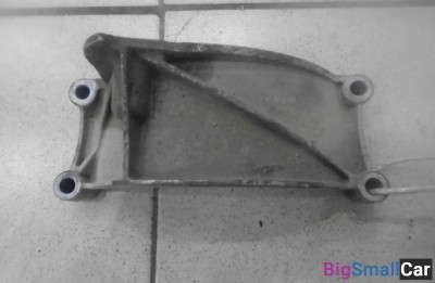 Кронштейн генератора от Audi A6 C6, 4F 2004-2011