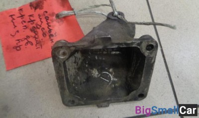 Кронштейн двигателя правый от Ssang Yong Musso 1993-2005