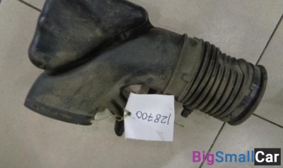 Патрубок воздушного фильтра от Lincoln Navigator 2002-2006