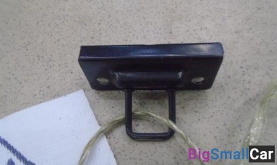 Ответная часть замка бардачка от Nissan Almera N16 2000-2006