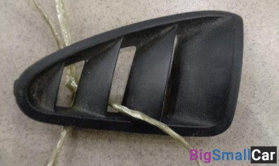 Дефлектор воздушный правый от Mazda 3 BK 2003-2009