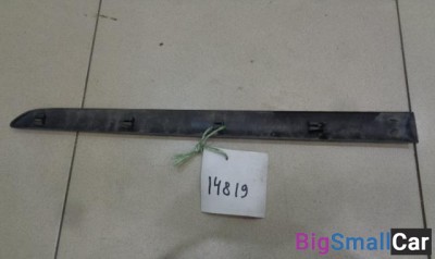 Молдинг задней правой двери от Peugeot 207  2006-2012