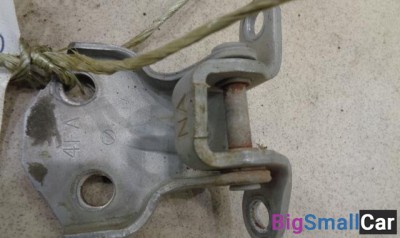 Петля двери передней левой нижняя от Subaru Outback BG 1994-1999