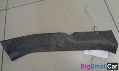 Накладка порога внутренняя задняя правая от Ford Escape 2000-2006