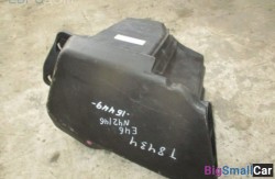 Корпус воздушного фильтра n42, n46 (13 Подготовка и регулир. рабочей смеси) 13717508710