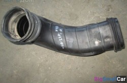 Трубопровод чист. воздуха (13 Подготовка и регулир. рабочей смеси) 13718509816