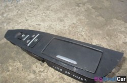 Кнопка стеклоподъемников задн. (61 Общее э/оборудование автомобиля) 613193521831