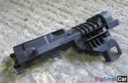 Крепление радиатора прав. (17 Система охлаждения) 17111436248