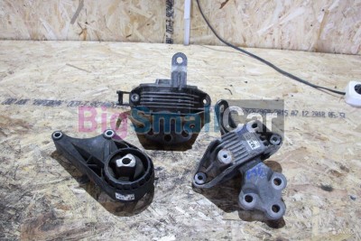 Подушка двигателя Opel Astra J 2009-2014